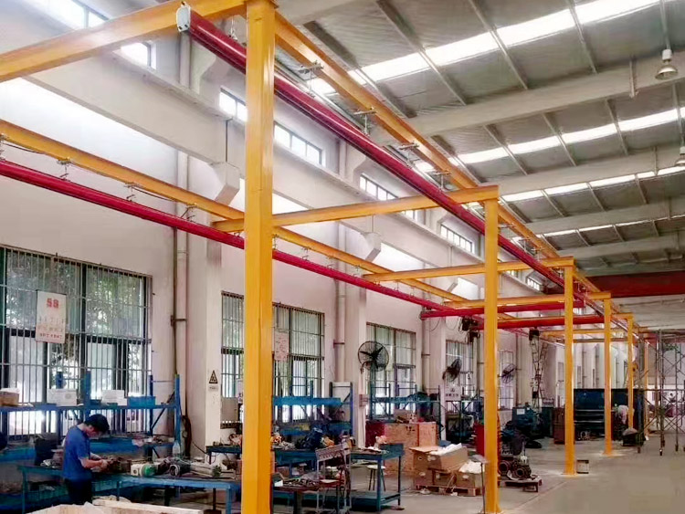 Suspension crane