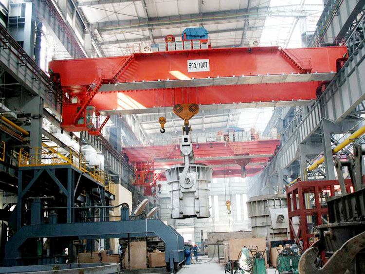 Metallurgical crane