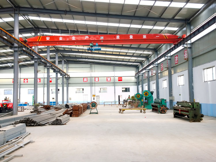 Single beam crane